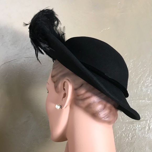 STRIKING 1940s\' BLACK FELT WIDE BRIM HAT WITH BLACK FEATHERS main image 3